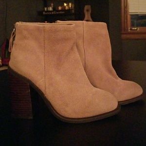 Size 6 Kelsi Dagger Booties